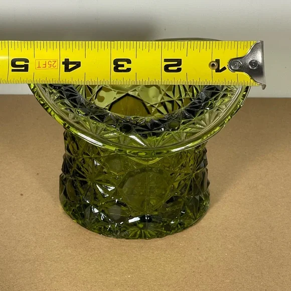 Vintage Fenton Large Top Hat Daisy Button Avocado Green Glass Vase 3.5" tall B50 - Picture 3 of 8